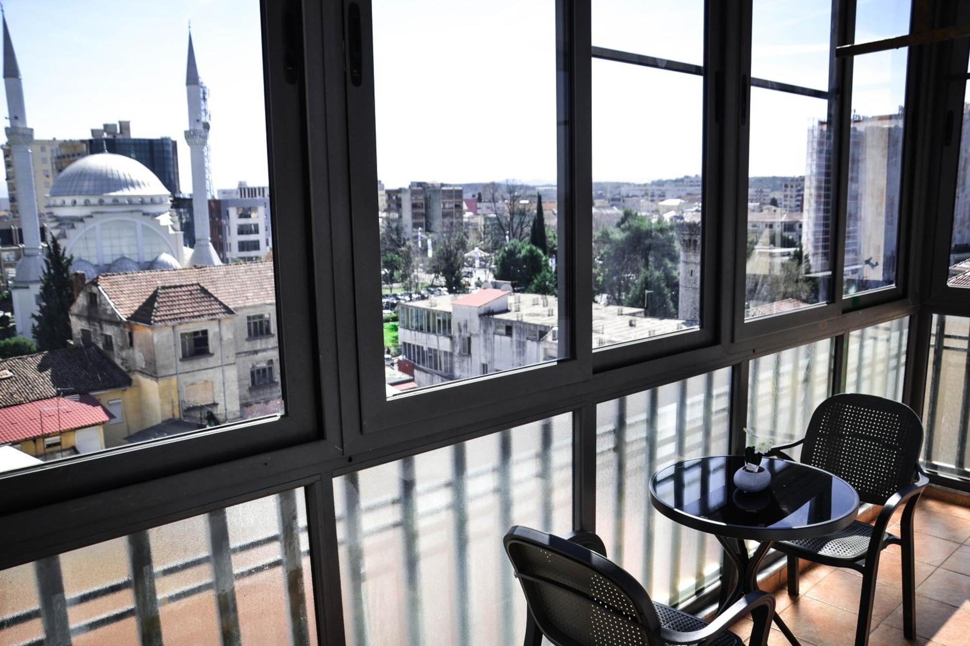Horizont Apart-Hotel Shkoder Exterior photo