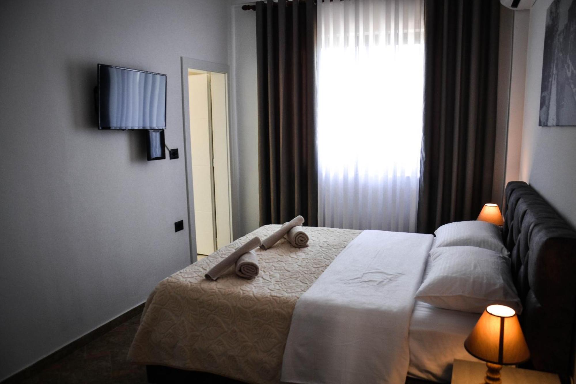 Horizont Apart-Hotel Shkoder Exterior photo